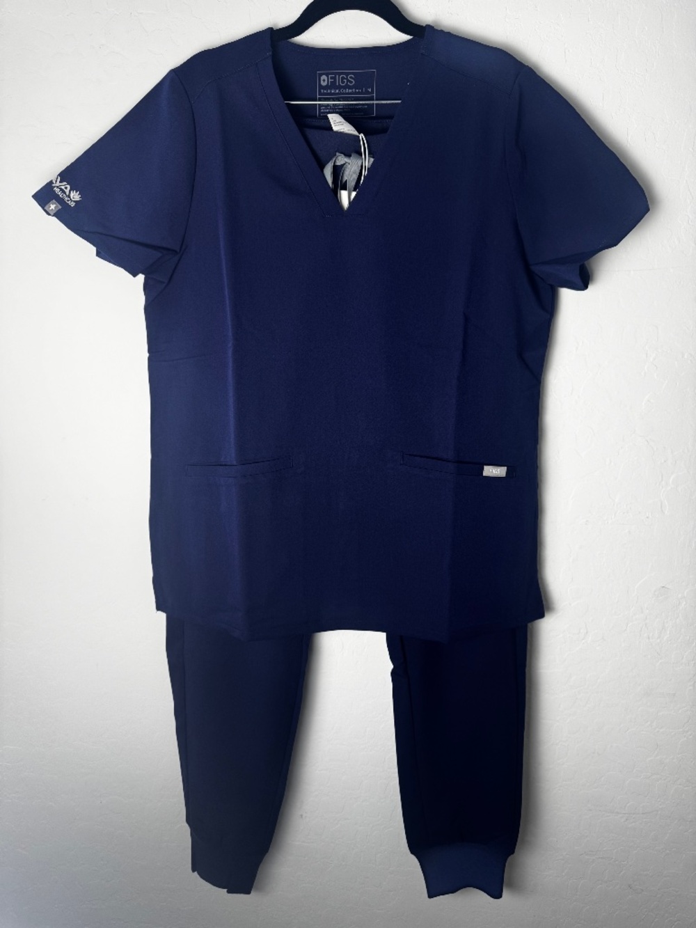 NWT FIGS Navy Casma Top Zamora Joggers Medium Aya Healthcare Nurse Scrub Set